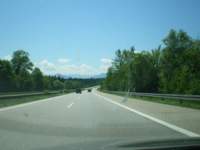Anfahrt auf Garmisch, die Alpen in Sicht